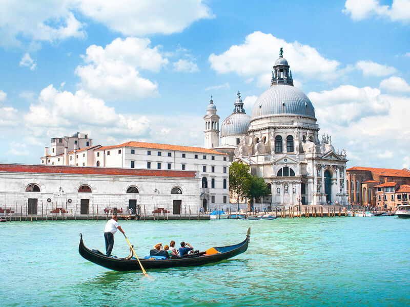 İzmir`den Direkt Hareket Görkemli Büyük İtalya 7 Gece - SunExpress Hava Yolları ile (2026 Kış Dönemi) AT1240
